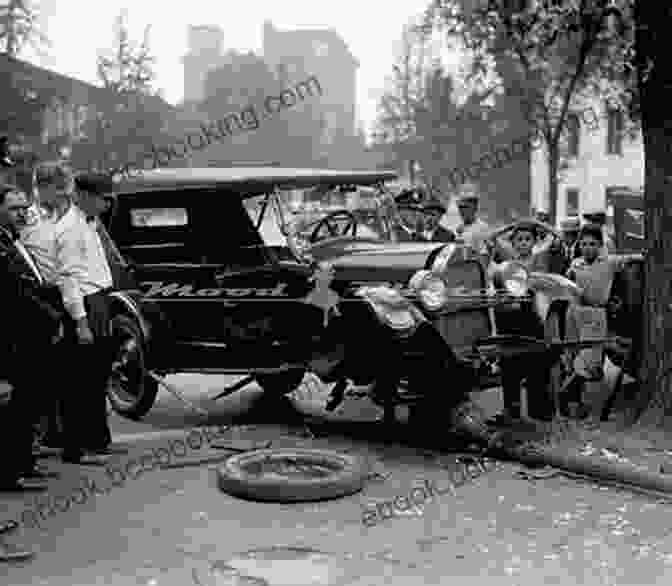 Black And White Photograph Of A Car Accident In The Early 20th Century The Economics And Politics Of Choice No Fault Insurance (Huebner International On Risk Insurance And Economic Security 24)
