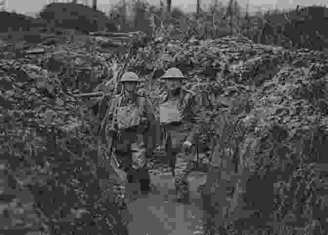 Historical Image Of Soldiers In A World War I Trench With The Caption 'Experience The Horrors Of Trench Warfare Firsthand.' Teacher Created Materials Primary Source Readers: Primera Guerra Mundial (World War I) Grade 5 Guided Reading Level Q
