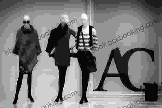 Visual Merchandising Book For Fashion Industry Professionals Visual Merchandising For Fashion (Basics Fashion Management)
