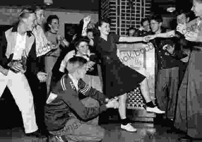 Young People In The 1950s, Dressed In Fashionable Clothing And Listening To Music On A Jukebox. Britain In The 1950s For Kids: Living History